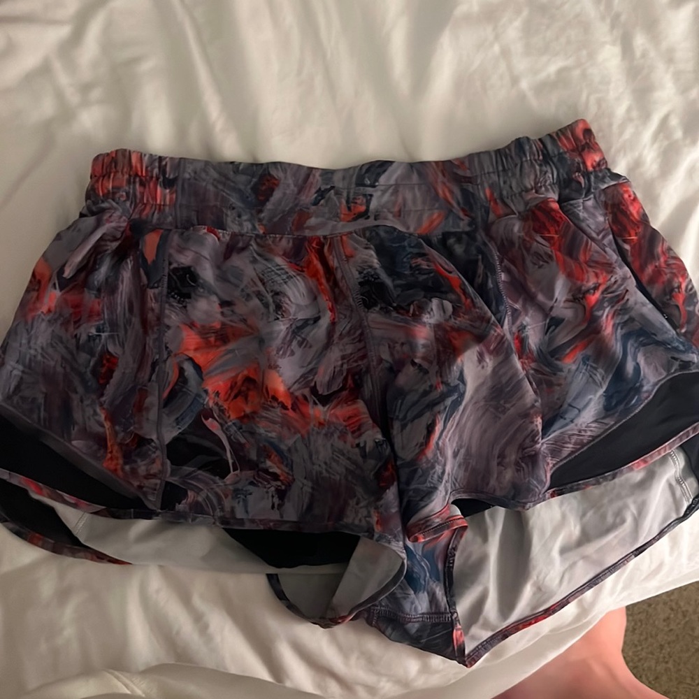 Lululemon Hotty Hot Short 2.5 Size 10